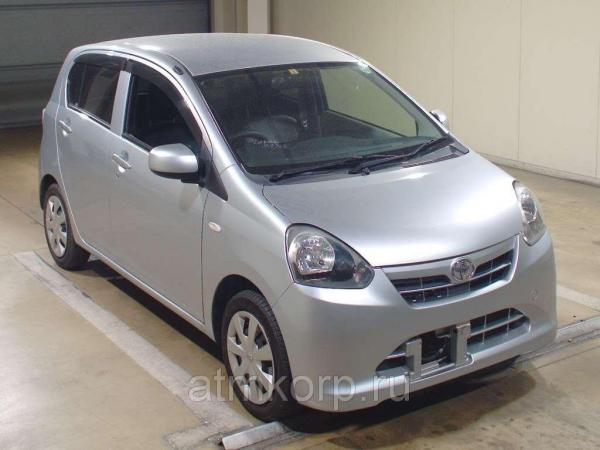 Хэтчбек TOYOTA PIXIS EPOCH цвет серебристый